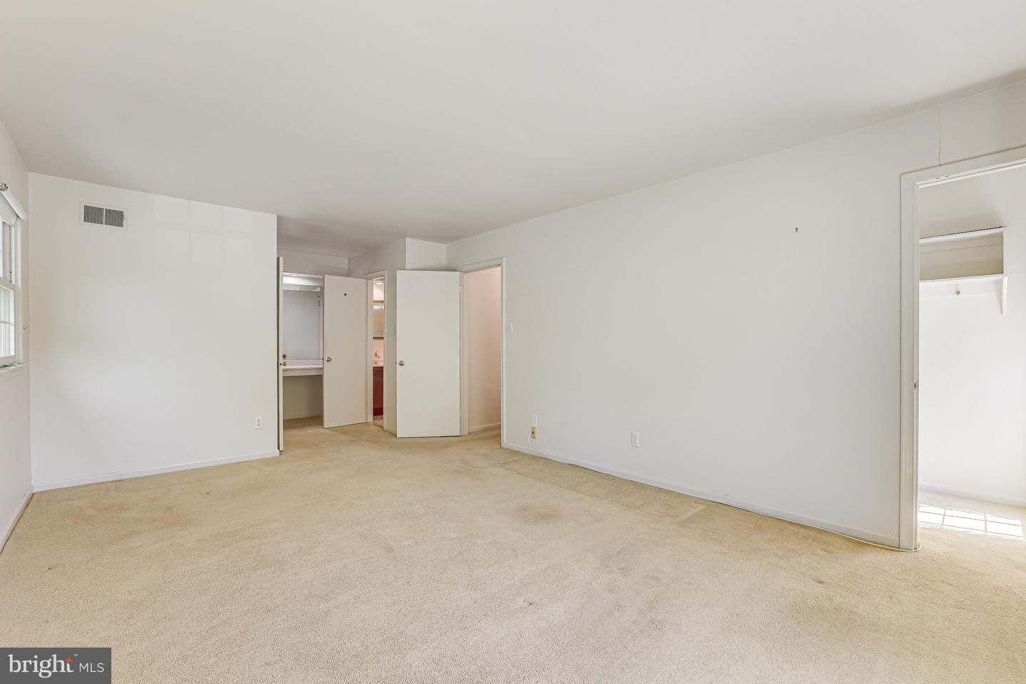 4322 WAKEFIELD DR, ANNANDALE, Virginia 22003, 4 Bedrooms Bedrooms, ,2 BathroomsBathrooms,Residential,For sale,4322 WAKEFIELD DR,VAFX2226668 MLS # VAFX2226668