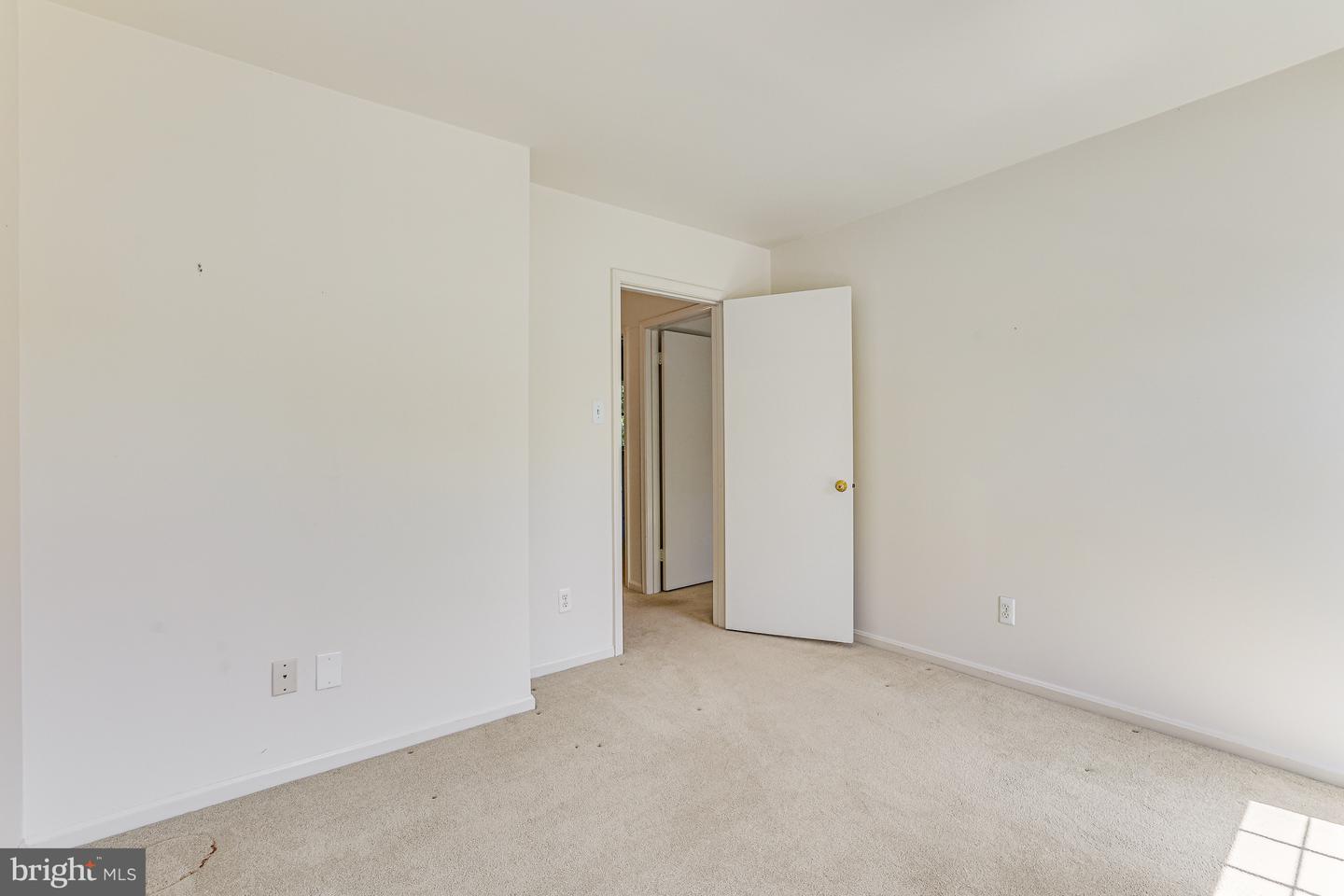 4322 WAKEFIELD DR, ANNANDALE, Virginia 22003, 4 Bedrooms Bedrooms, ,2 BathroomsBathrooms,Residential,For sale,4322 WAKEFIELD DR,VAFX2226668 MLS # VAFX2226668