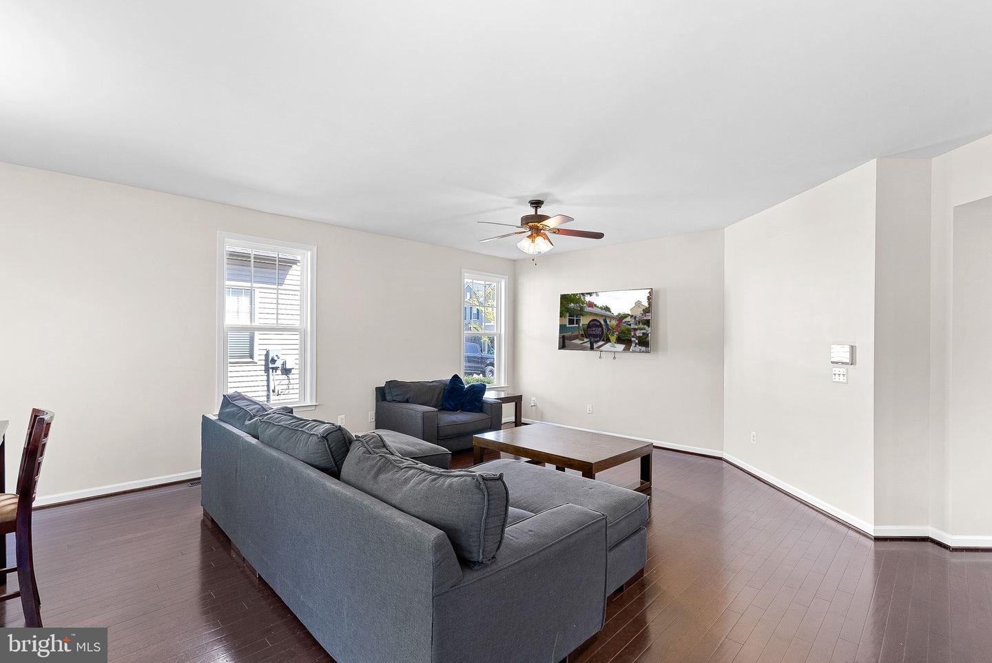 829 PENCOAST DR, PURCELLVILLE, Virginia 20132, 5 Bedrooms Bedrooms, ,4 BathroomsBathrooms,Residential,For sale,829 PENCOAST DR,VALO2090838 MLS # VALO2090838