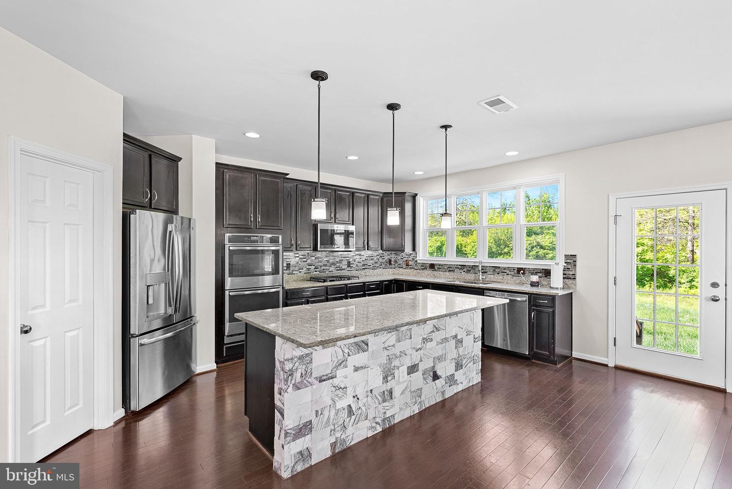 829 PENCOAST DR, PURCELLVILLE, Virginia 20132, 5 Bedrooms Bedrooms, ,4 BathroomsBathrooms,Residential,For sale,829 PENCOAST DR,VALO2090838 MLS # VALO2090838