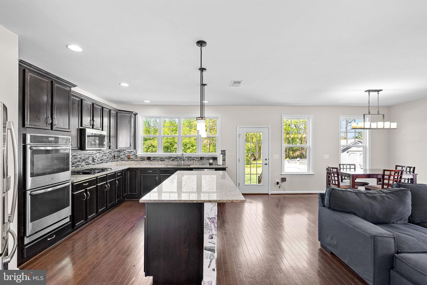 829 PENCOAST DR, PURCELLVILLE, Virginia 20132, 5 Bedrooms Bedrooms, ,4 BathroomsBathrooms,Residential,For sale,829 PENCOAST DR,VALO2090838 MLS # VALO2090838