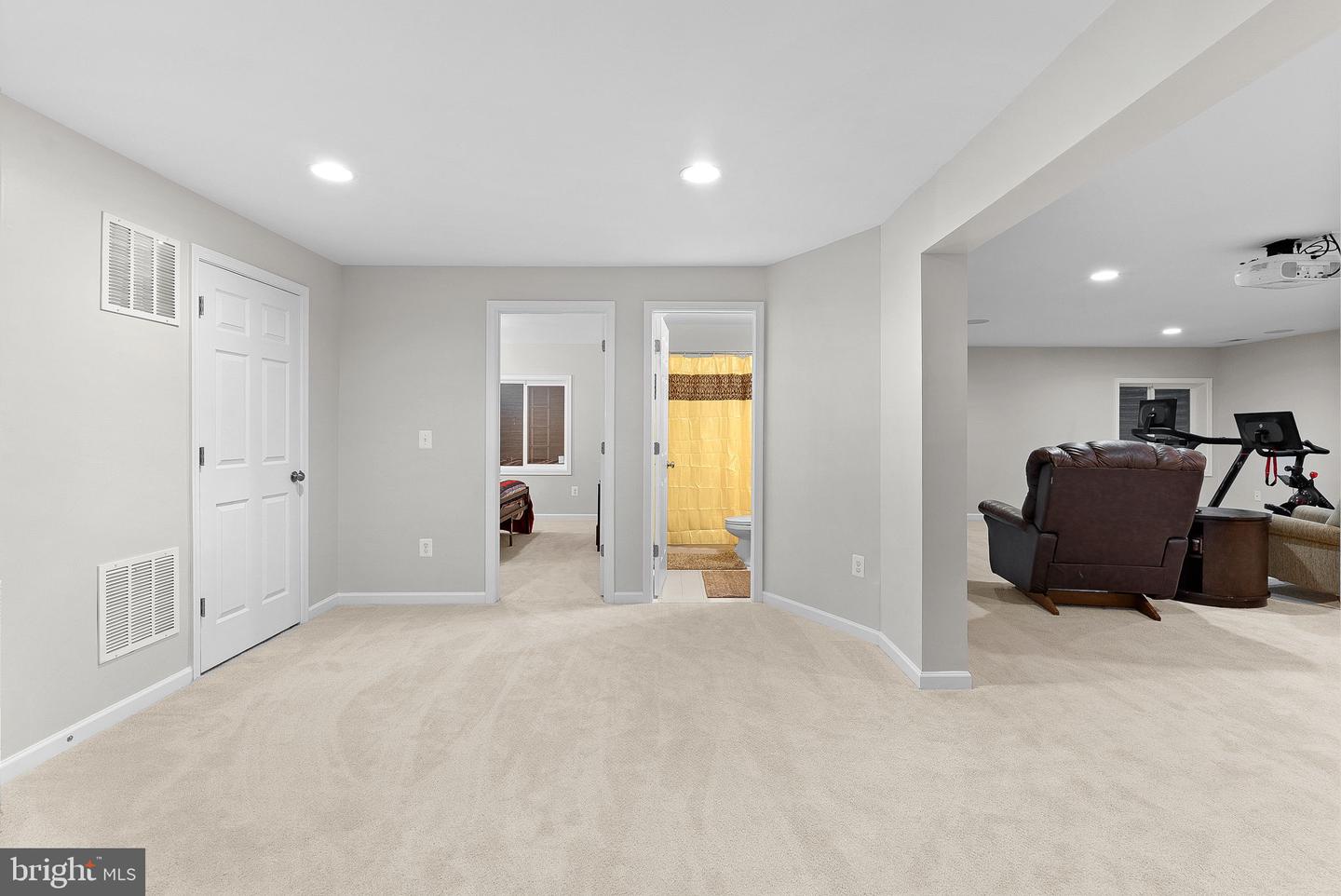 829 PENCOAST DR, PURCELLVILLE, Virginia 20132, 5 Bedrooms Bedrooms, ,4 BathroomsBathrooms,Residential,For sale,829 PENCOAST DR,VALO2090838 MLS # VALO2090838