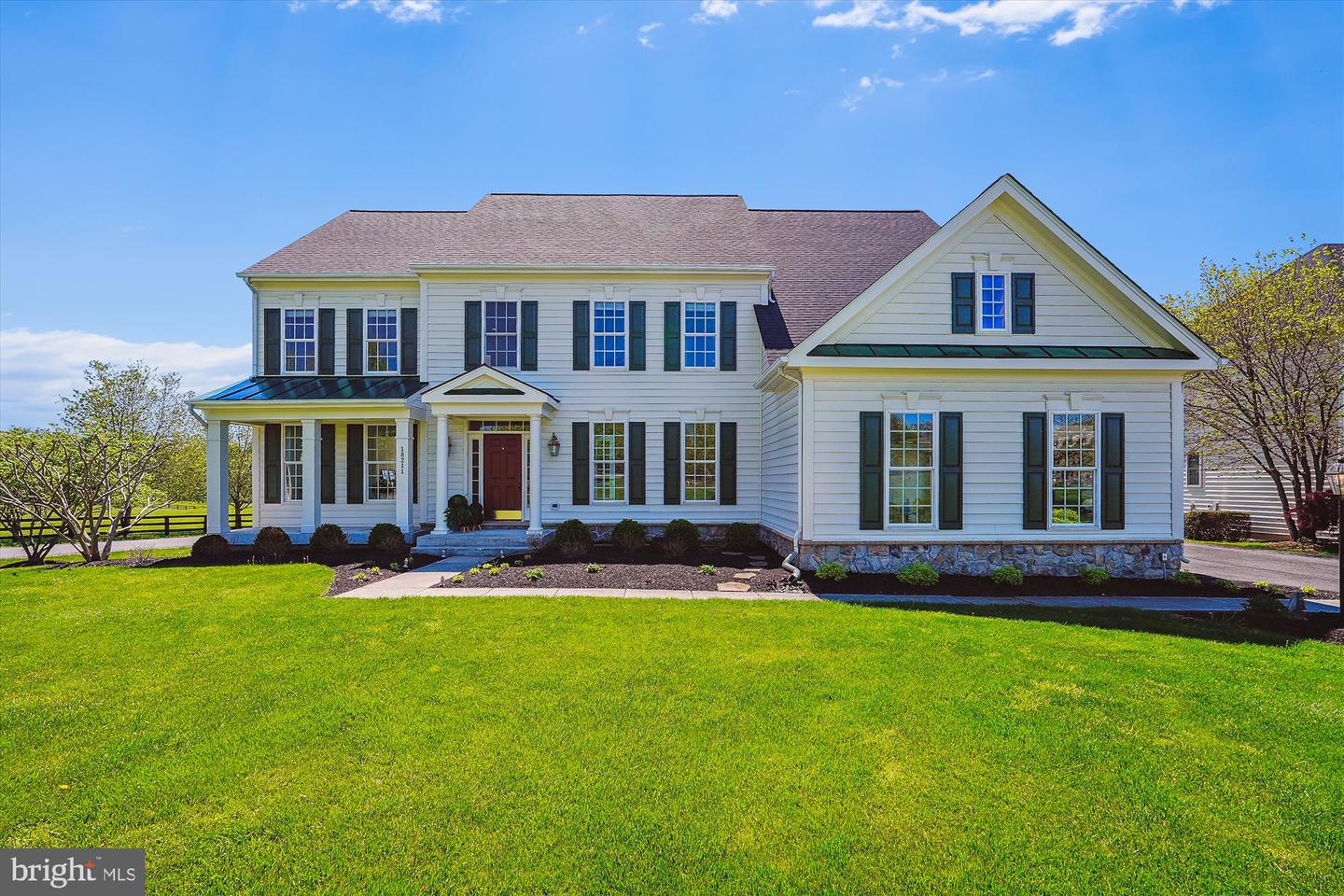 18211 BARROW KNOLL LN, PURCELLVILLE, Virginia 20132, 4 Bedrooms Bedrooms, ,4 BathroomsBathrooms,Residential,For sale,18211 BARROW KNOLL LN,VALO2090870 MLS # VALO2090870