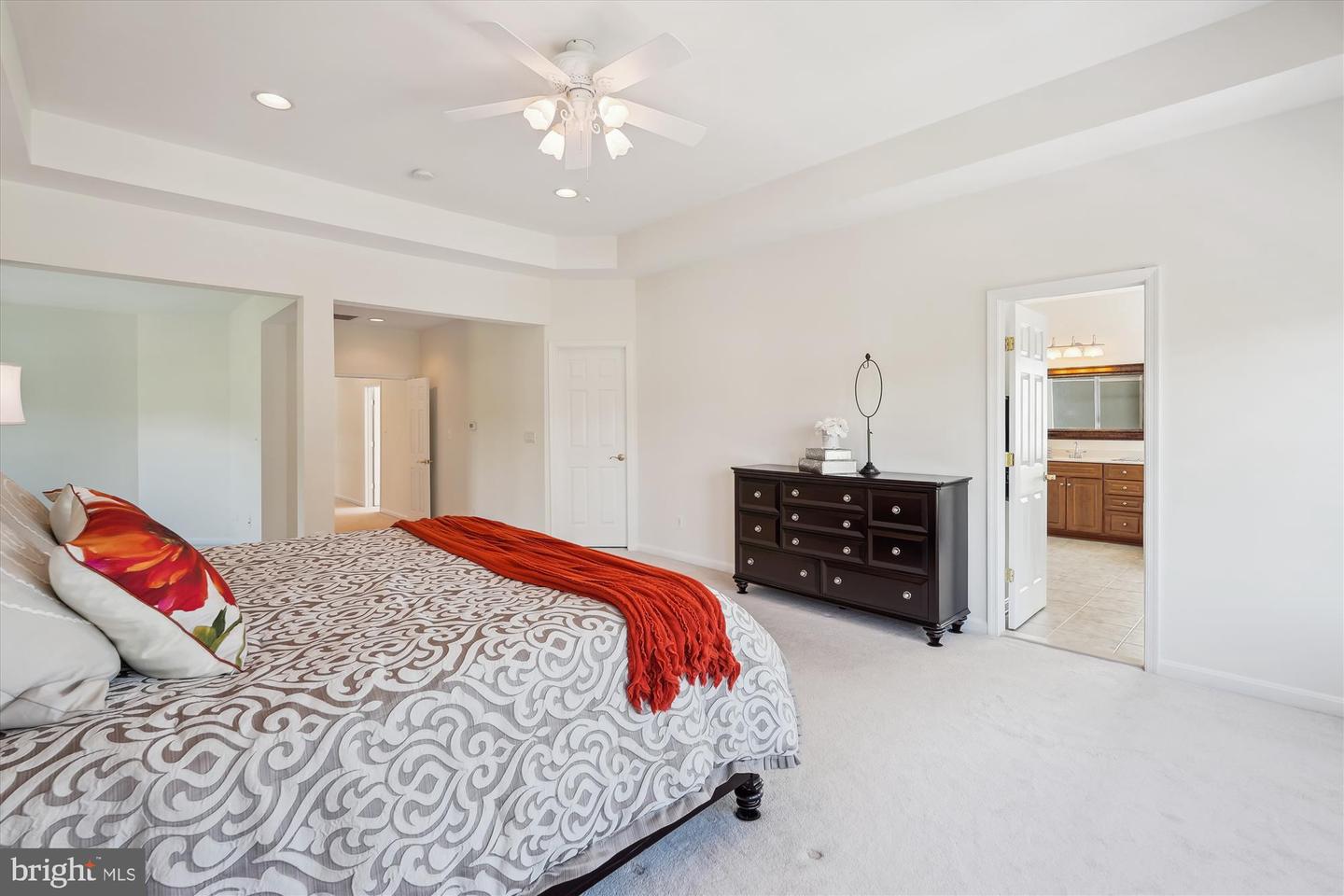 18211 BARROW KNOLL LN, PURCELLVILLE, Virginia 20132, 4 Bedrooms Bedrooms, ,4 BathroomsBathrooms,Residential,For sale,18211 BARROW KNOLL LN,VALO2090870 MLS # VALO2090870