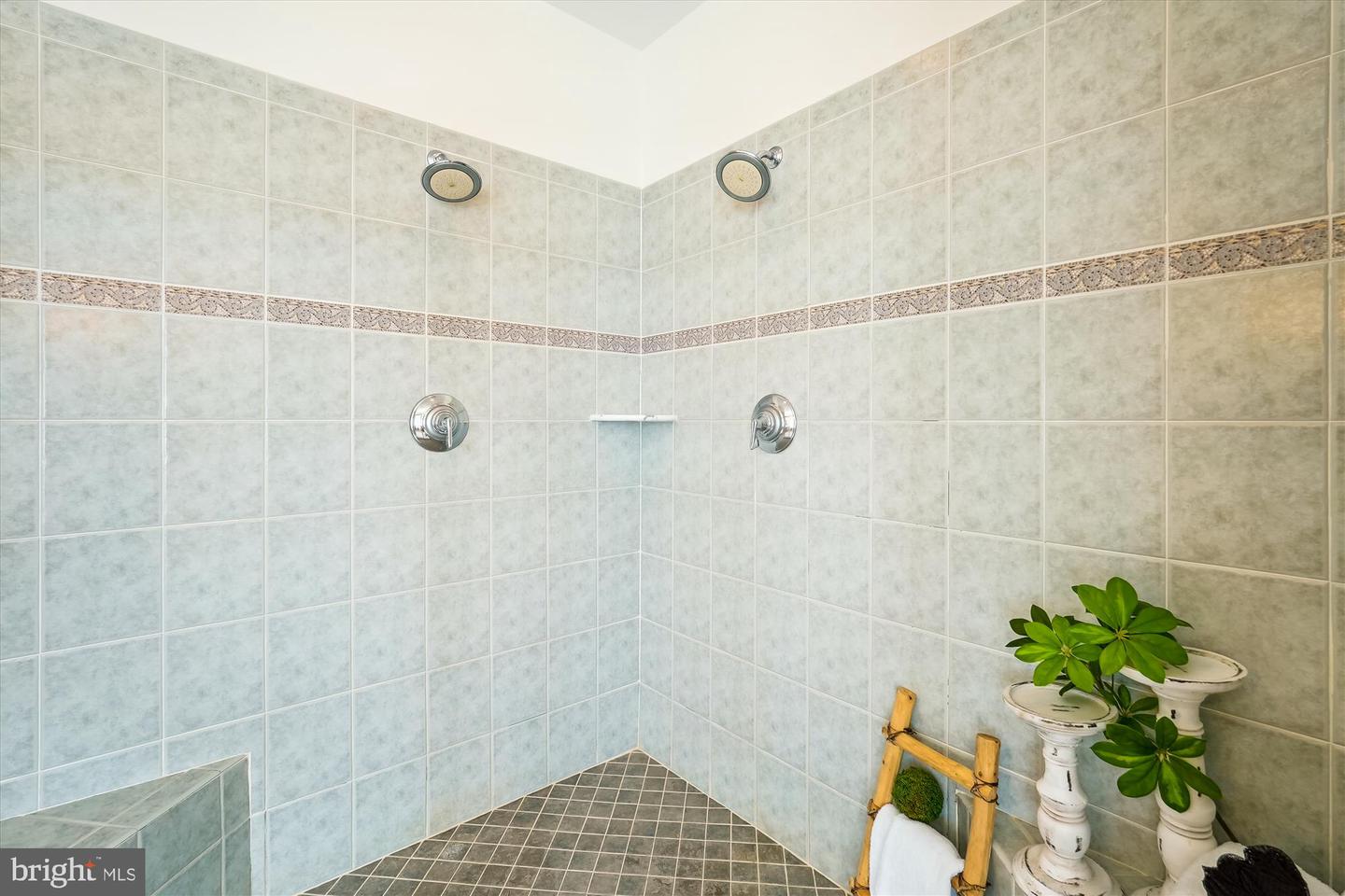 18211 BARROW KNOLL LN, PURCELLVILLE, Virginia 20132, 4 Bedrooms Bedrooms, ,4 BathroomsBathrooms,Residential,For sale,18211 BARROW KNOLL LN,VALO2090870 MLS # VALO2090870