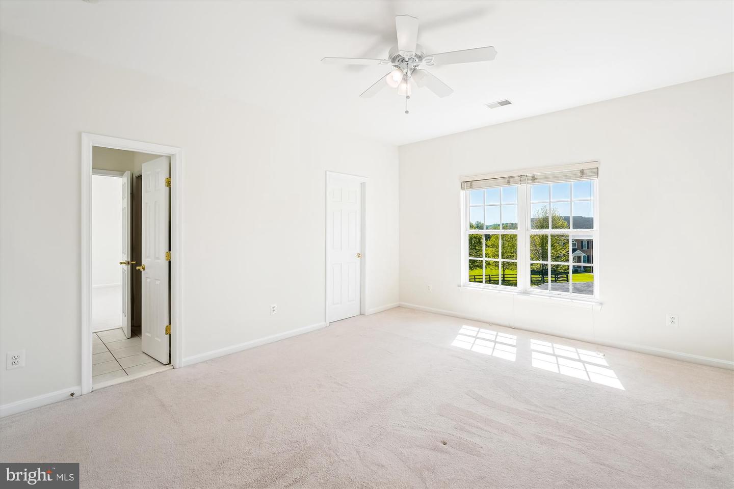 18211 BARROW KNOLL LN, PURCELLVILLE, Virginia 20132, 4 Bedrooms Bedrooms, ,4 BathroomsBathrooms,Residential,For sale,18211 BARROW KNOLL LN,VALO2090870 MLS # VALO2090870