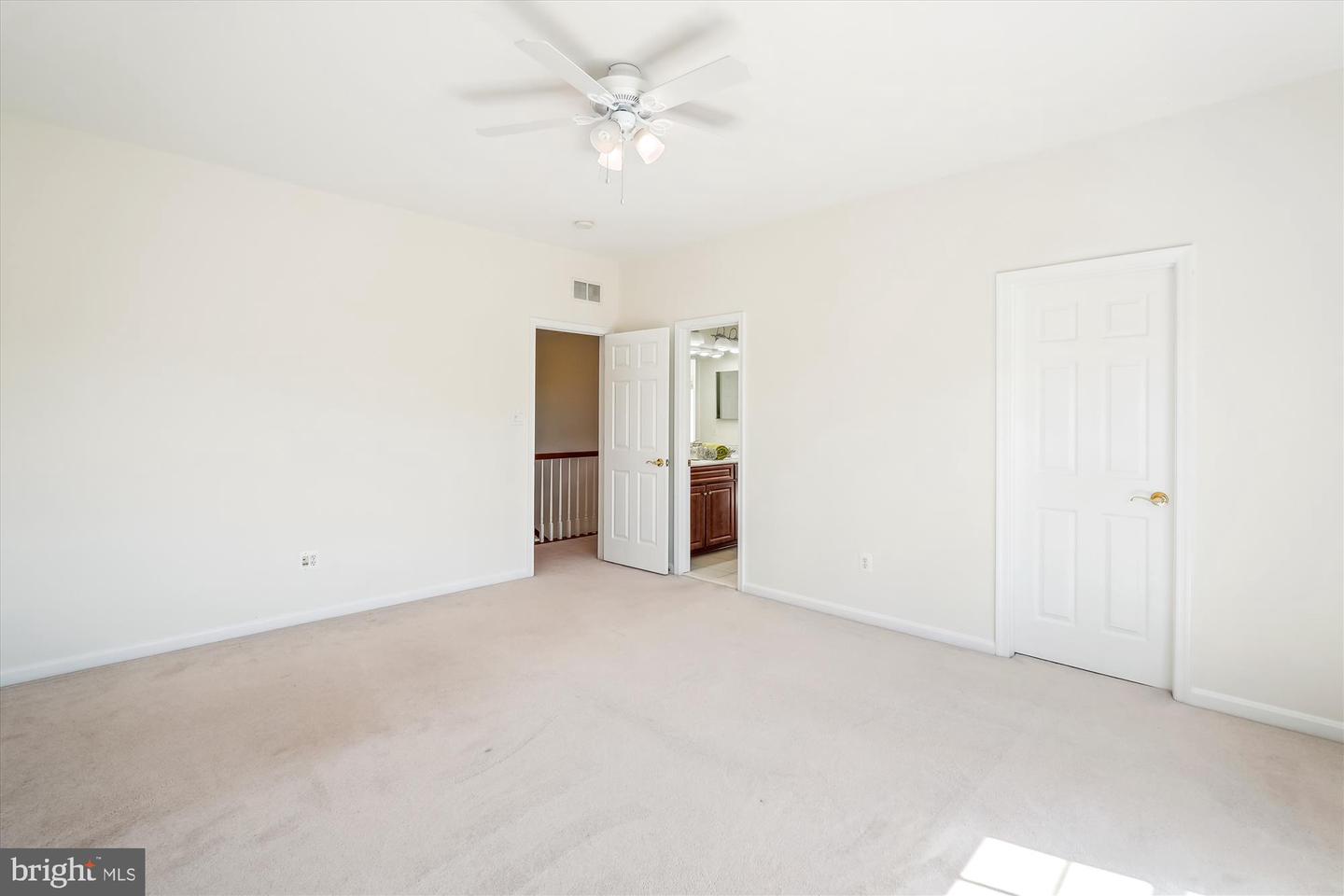18211 BARROW KNOLL LN, PURCELLVILLE, Virginia 20132, 4 Bedrooms Bedrooms, ,4 BathroomsBathrooms,Residential,For sale,18211 BARROW KNOLL LN,VALO2090870 MLS # VALO2090870