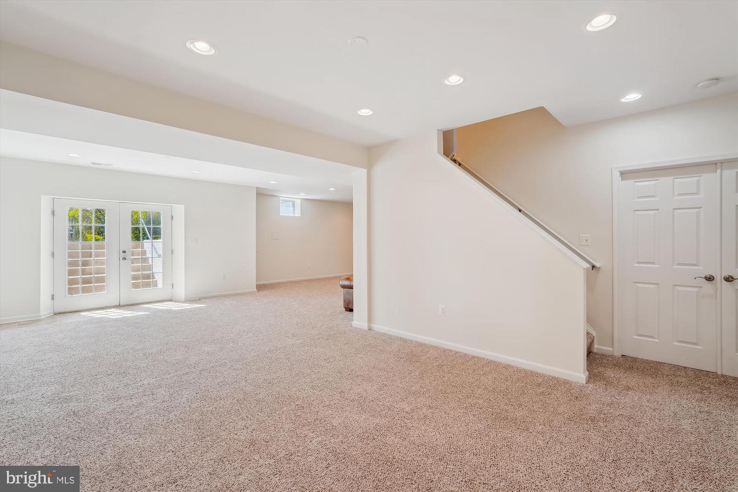 18211 BARROW KNOLL LN, PURCELLVILLE, Virginia 20132, 4 Bedrooms Bedrooms, ,4 BathroomsBathrooms,Residential,For sale,18211 BARROW KNOLL LN,VALO2090870 MLS # VALO2090870