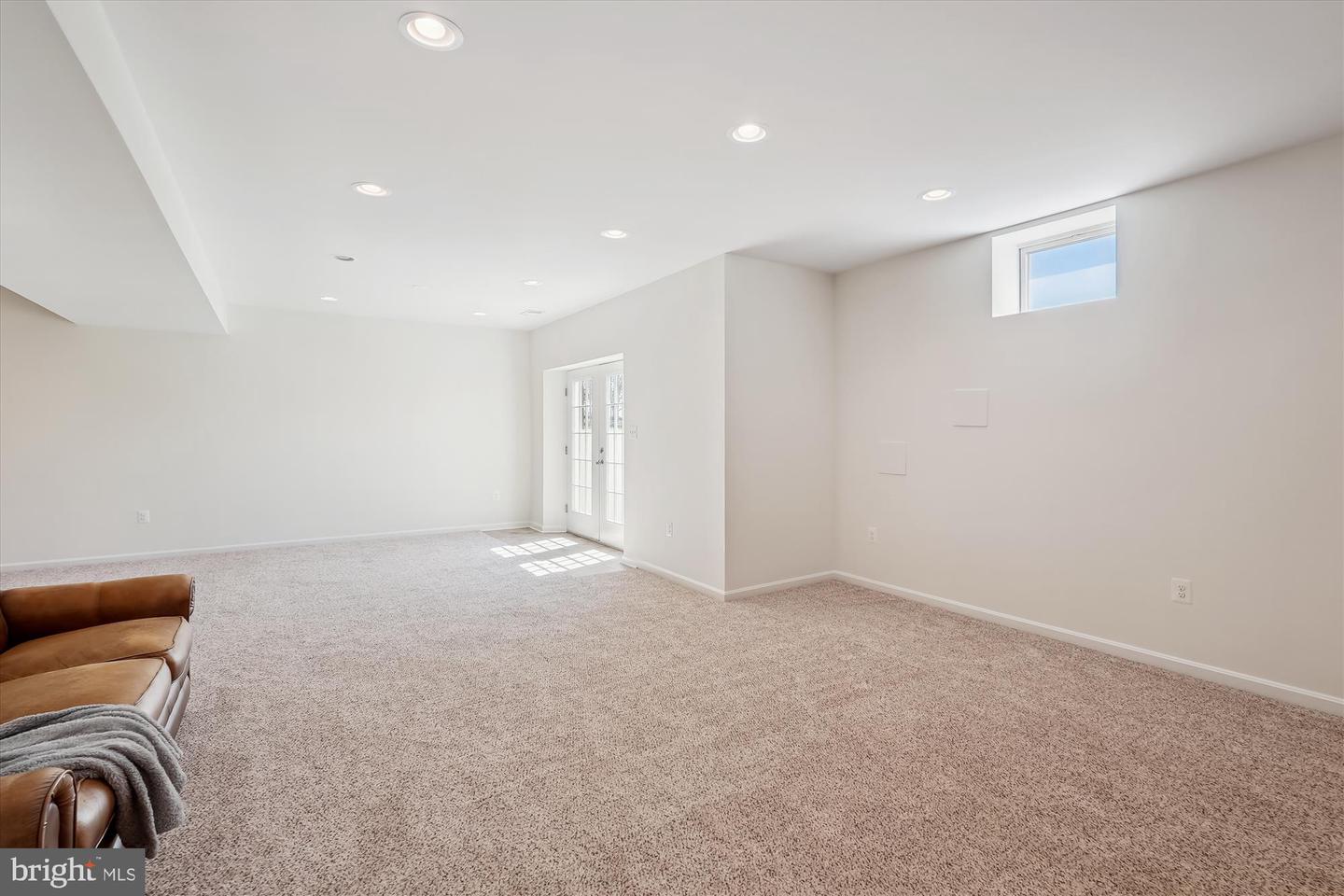 18211 BARROW KNOLL LN, PURCELLVILLE, Virginia 20132, 4 Bedrooms Bedrooms, ,4 BathroomsBathrooms,Residential,For sale,18211 BARROW KNOLL LN,VALO2090870 MLS # VALO2090870