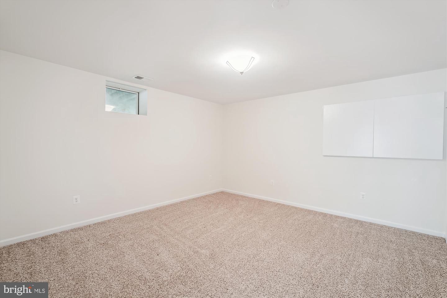 18211 BARROW KNOLL LN, PURCELLVILLE, Virginia 20132, 4 Bedrooms Bedrooms, ,4 BathroomsBathrooms,Residential,For sale,18211 BARROW KNOLL LN,VALO2090870 MLS # VALO2090870