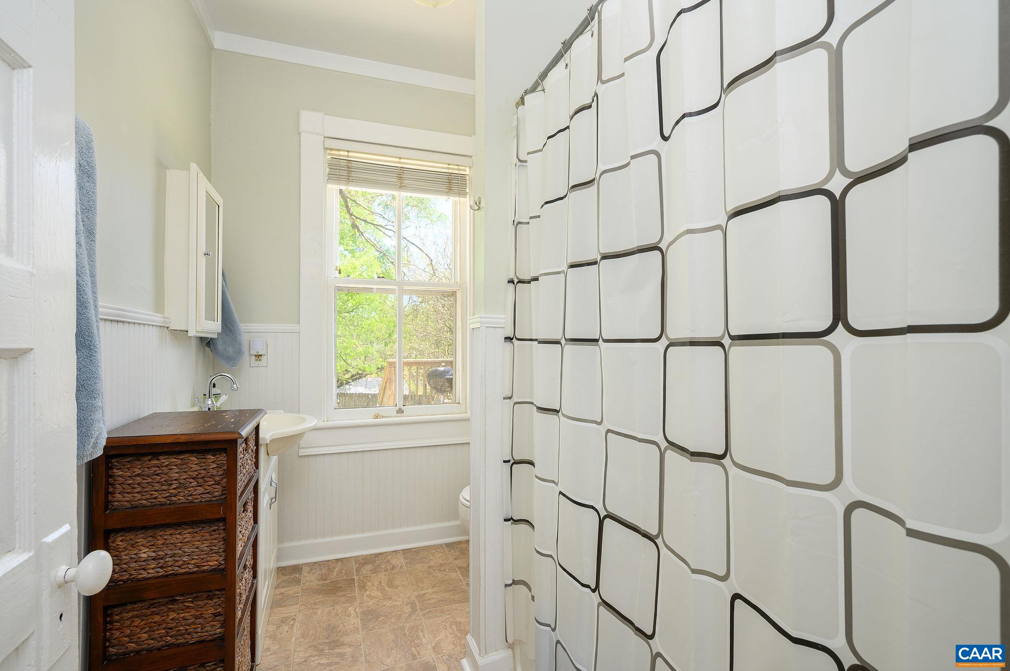 1400 EARLY ST, CHARLOTTESVILLE, Virginia 22902, 2 Bedrooms Bedrooms, ,1 BathroomBathrooms,Residential,1400 EARLY ST,663621 MLS # 663621