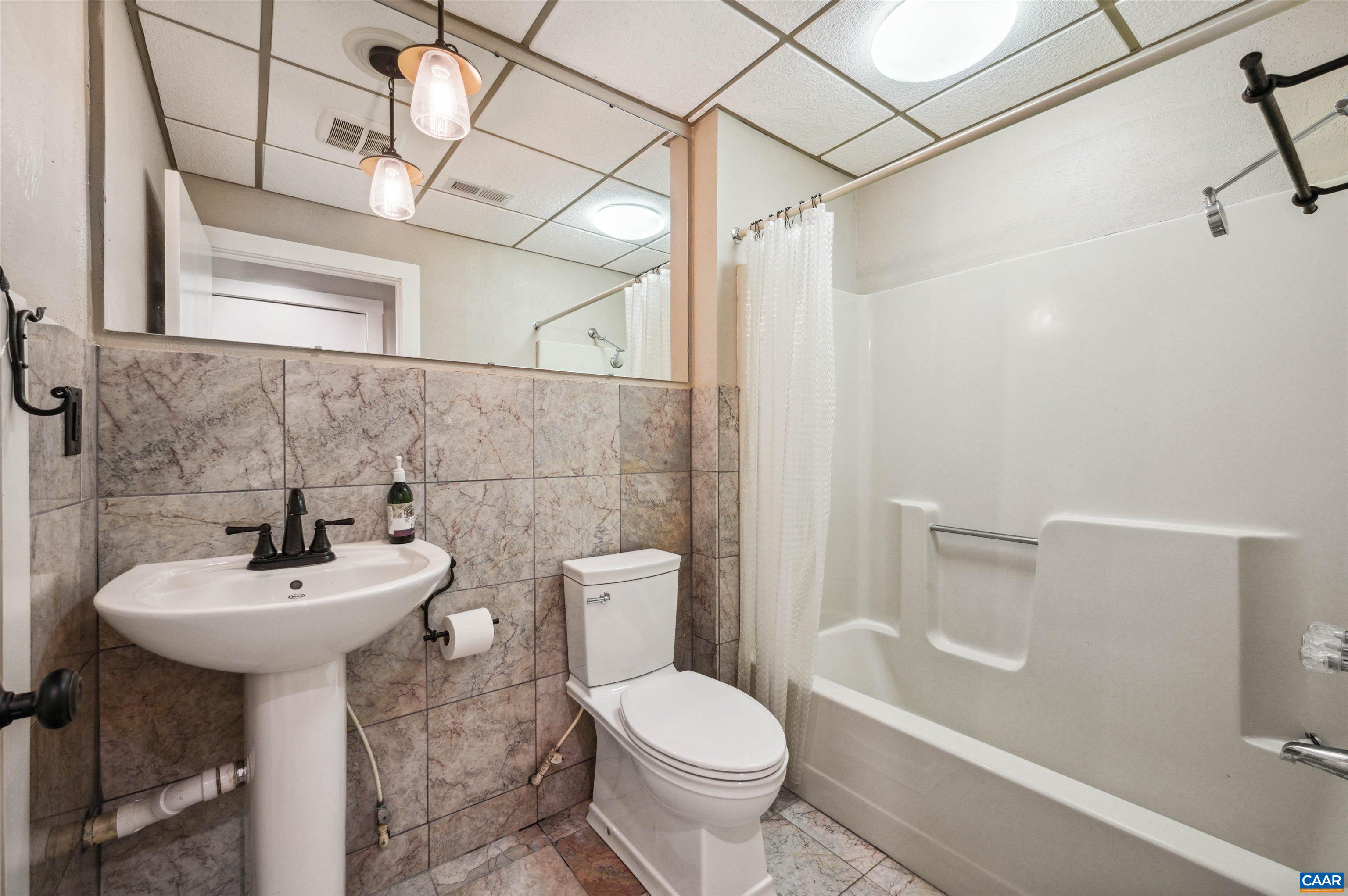 716 WOLF TRAP RD, CHARLOTTESVILLE, Virginia 22911, 3 Bedrooms Bedrooms, ,4 BathroomsBathrooms,Residential,716 WOLF TRAP RD,663928 MLS # 663928