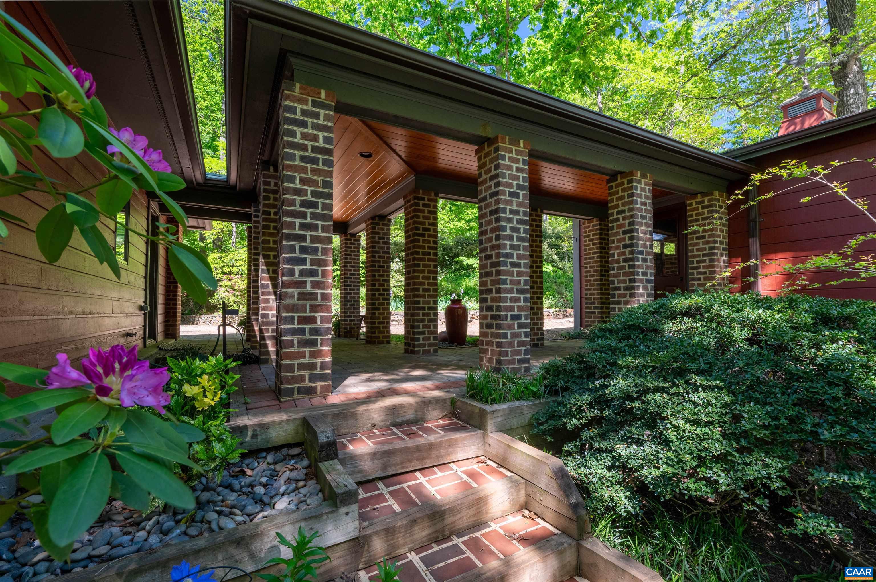 716 WOLF TRAP RD, CHARLOTTESVILLE, Virginia 22911, 3 Bedrooms Bedrooms, ,4 BathroomsBathrooms,Residential,716 WOLF TRAP RD,663928 MLS # 663928