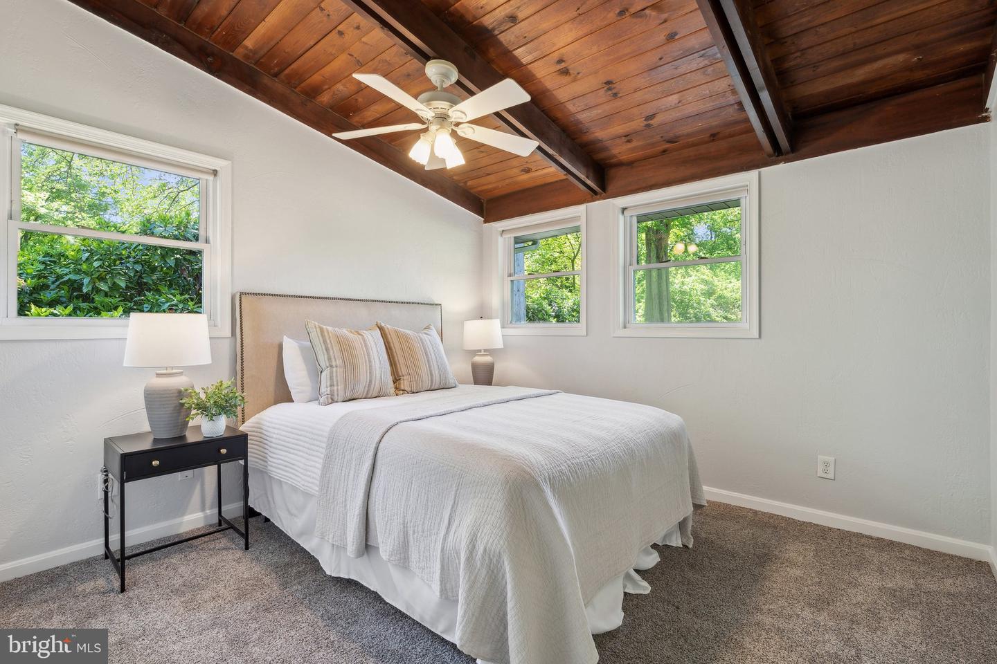 7711 HOLMES RUN DR, FALLS CHURCH, Virginia 22042, 3 Bedrooms Bedrooms, ,2 BathroomsBathrooms,Residential,For sale,7711 HOLMES RUN DR,VAFX2227396 MLS # VAFX2227396