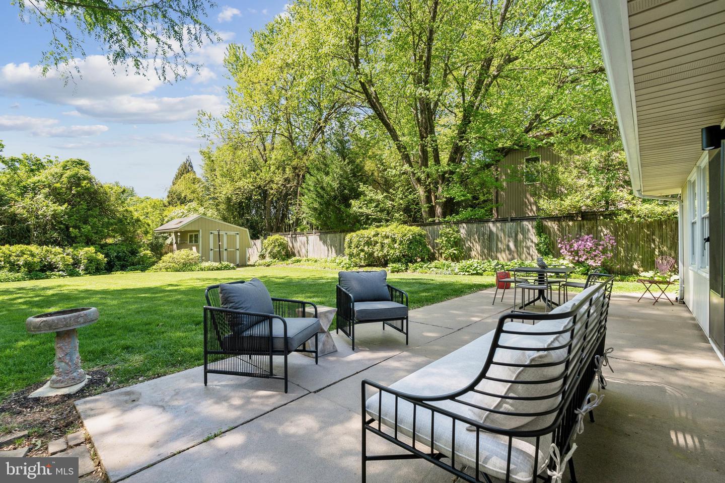 7711 HOLMES RUN DR, FALLS CHURCH, Virginia 22042, 3 Bedrooms Bedrooms, ,2 BathroomsBathrooms,Residential,For sale,7711 HOLMES RUN DR,VAFX2227396 MLS # VAFX2227396