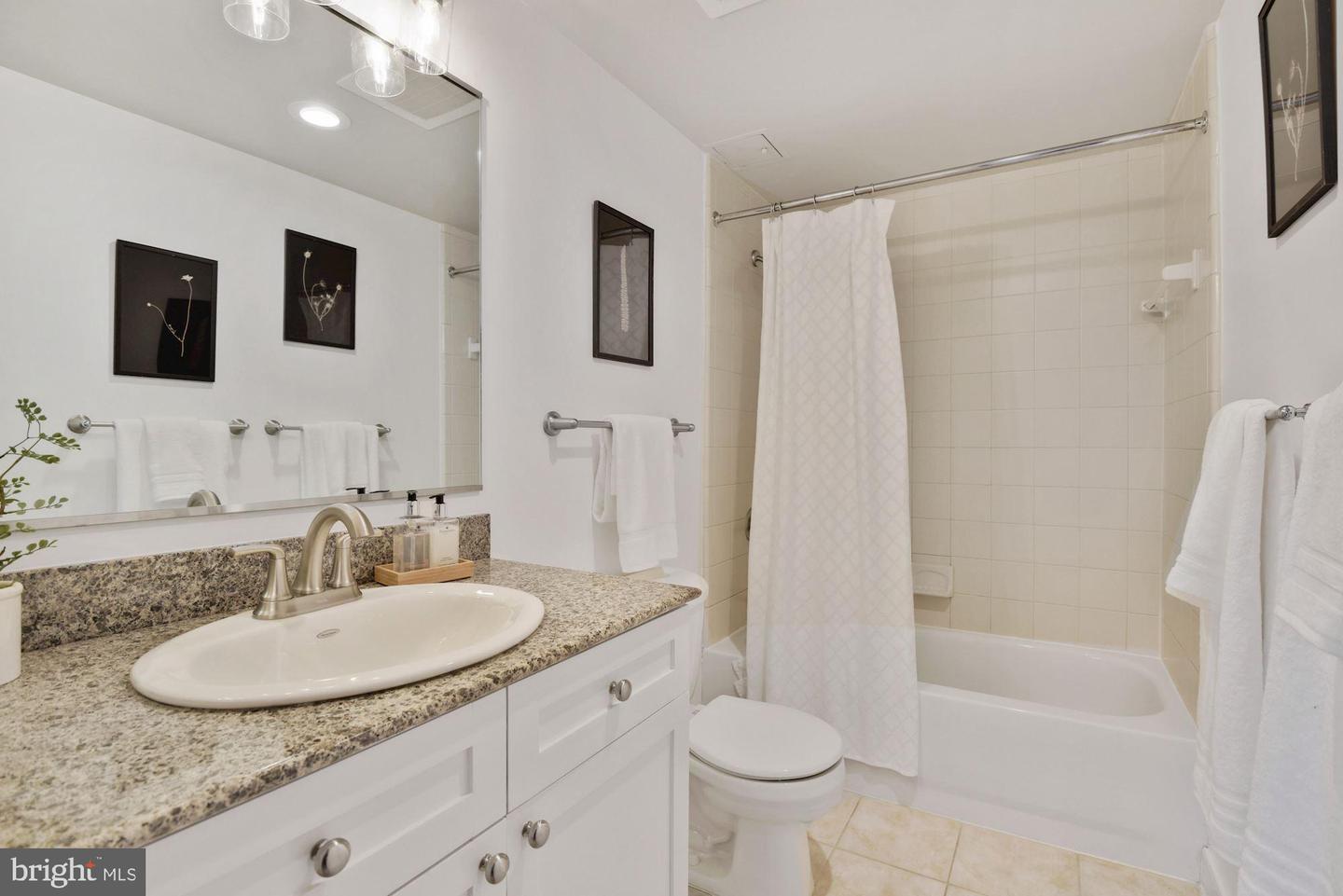 777 7TH ST NW #1013, WASHINGTON, District Of Columbia 20001, 2 Bedrooms Bedrooms, ,2 BathroomsBathrooms,Residential,For sale,777 7TH ST NW #1013,DCDC2190120 MLS # DCDC2190120