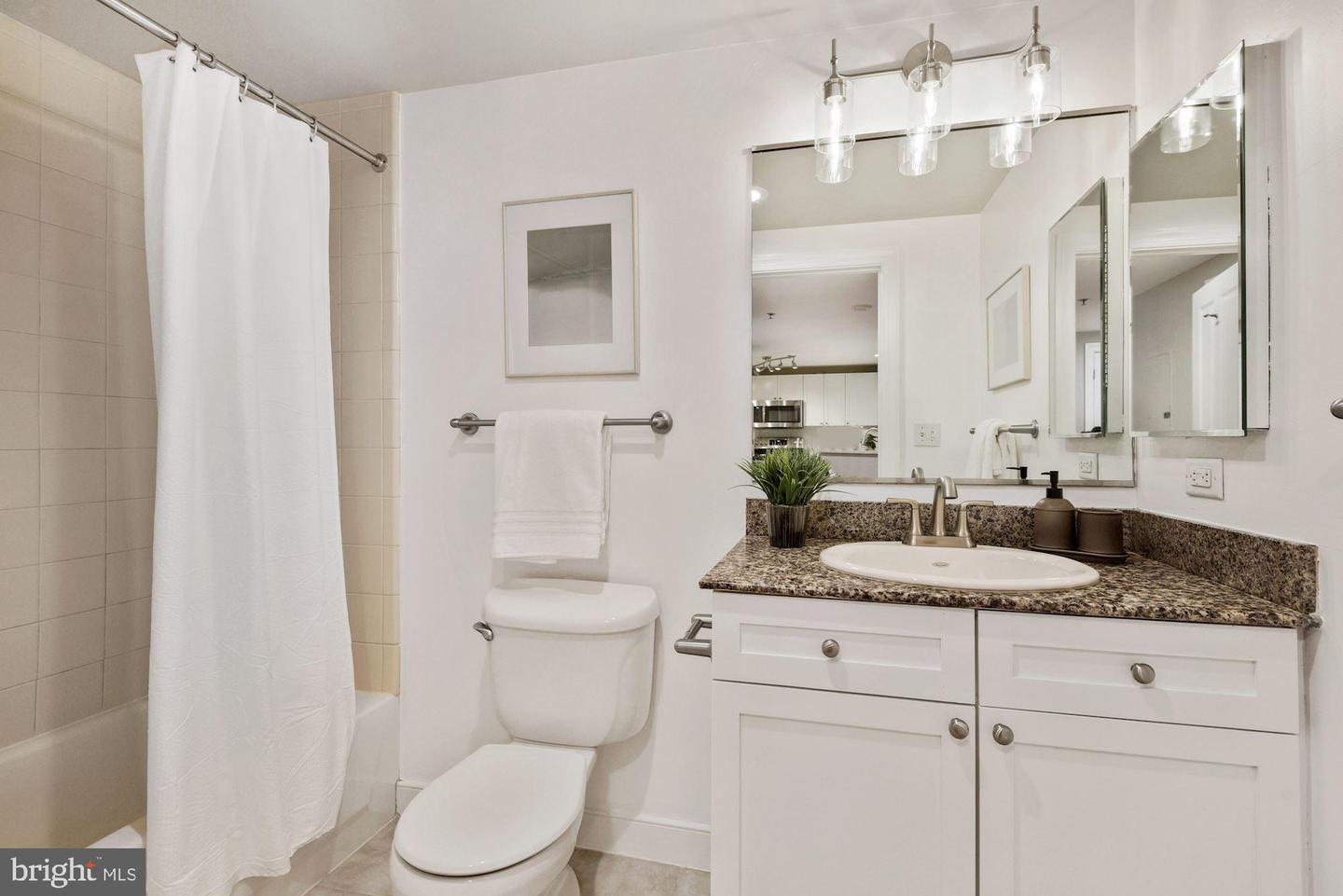 777 7TH ST NW #1013, WASHINGTON, District Of Columbia 20001, 2 Bedrooms Bedrooms, ,2 BathroomsBathrooms,Residential,For sale,777 7TH ST NW #1013,DCDC2190120 MLS # DCDC2190120