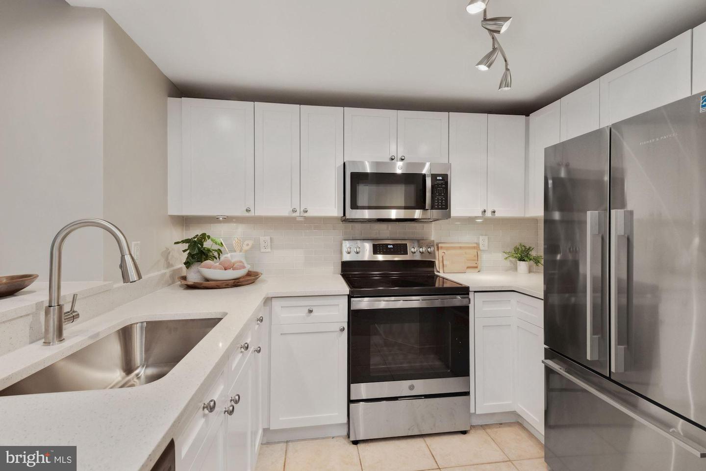 777 7TH ST NW #1013, WASHINGTON, District Of Columbia 20001, 2 Bedrooms Bedrooms, ,2 BathroomsBathrooms,Residential,For sale,777 7TH ST NW #1013,DCDC2190120 MLS # DCDC2190120