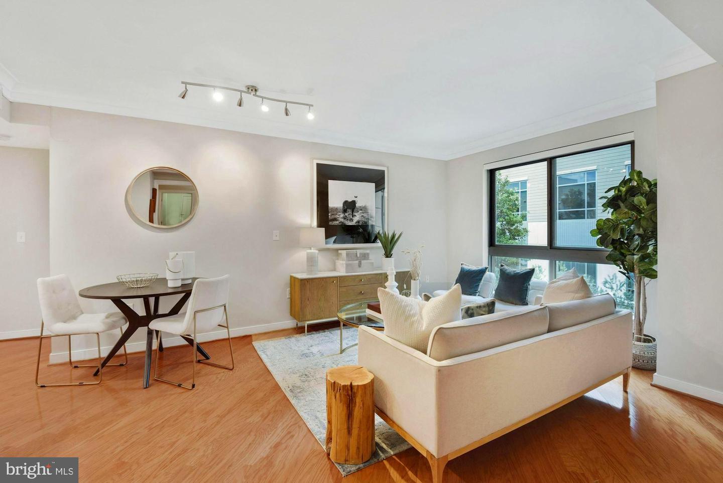 777 7TH ST NW #1013, WASHINGTON, District Of Columbia 20001, 2 Bedrooms Bedrooms, ,2 BathroomsBathrooms,Residential,For sale,777 7TH ST NW #1013,DCDC2190120 MLS # DCDC2190120