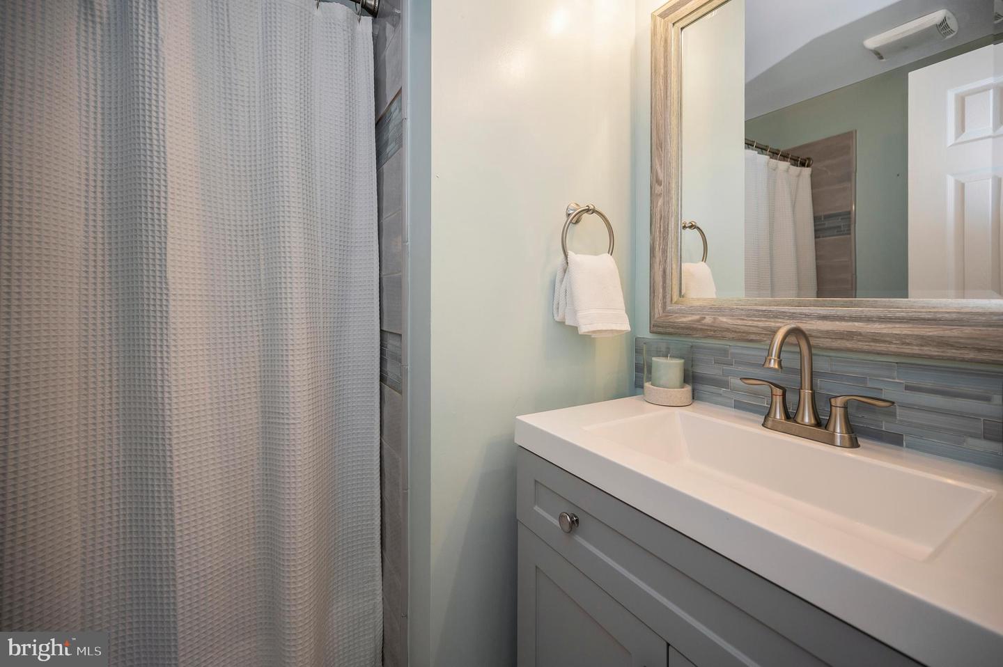 6164 FOREST CREEK CT, SPRINGFIELD, Virginia 22152, 4 Bedrooms Bedrooms, ,3 BathroomsBathrooms,Residential,For sale,6164 FOREST CREEK CT,VAFX2227966 MLS # VAFX2227966