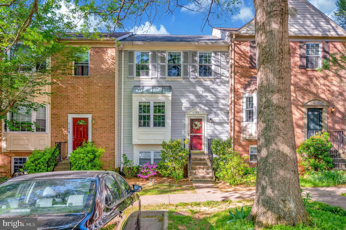 6164 FOREST CREEK CT, SPRINGFIELD, Virginia 22152, 4 Bedrooms Bedrooms, ,3 BathroomsBathrooms,Residential,For sale,6164 FOREST CREEK CT,VAFX2227966 MLS # VAFX2227966