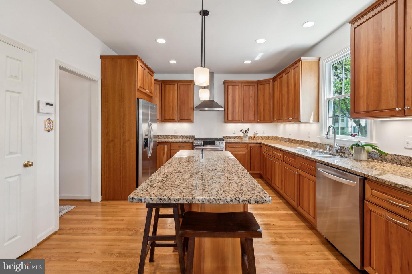 13107 CURVED IRON RD, HERNDON, Virginia 20171, 5 Bedrooms Bedrooms, ,3 BathroomsBathrooms,Residential,For sale,13107 CURVED IRON RD,VAFX2227998 MLS # VAFX2227998