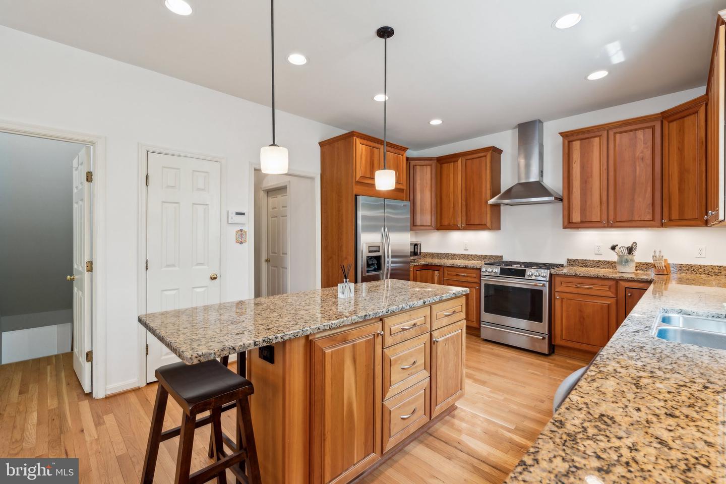 13107 CURVED IRON RD, HERNDON, Virginia 20171, 5 Bedrooms Bedrooms, ,3 BathroomsBathrooms,Residential,For sale,13107 CURVED IRON RD,VAFX2227998 MLS # VAFX2227998