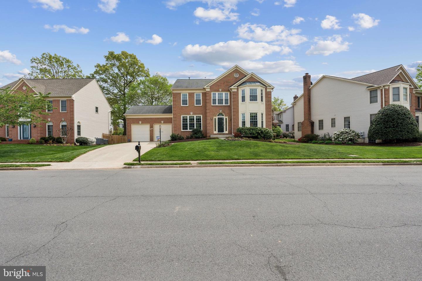 13107 CURVED IRON RD, HERNDON, Virginia 20171, 5 Bedrooms Bedrooms, ,3 BathroomsBathrooms,Residential,For sale,13107 CURVED IRON RD,VAFX2227998 MLS # VAFX2227998