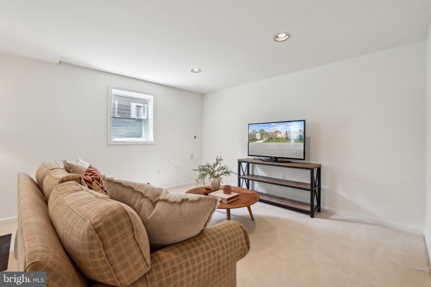 13107 CURVED IRON RD, HERNDON, Virginia 20171, 5 Bedrooms Bedrooms, ,3 BathroomsBathrooms,Residential,For sale,13107 CURVED IRON RD,VAFX2227998 MLS # VAFX2227998
