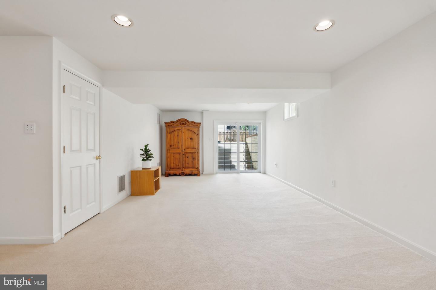 13107 CURVED IRON RD, HERNDON, Virginia 20171, 5 Bedrooms Bedrooms, ,3 BathroomsBathrooms,Residential,For sale,13107 CURVED IRON RD,VAFX2227998 MLS # VAFX2227998