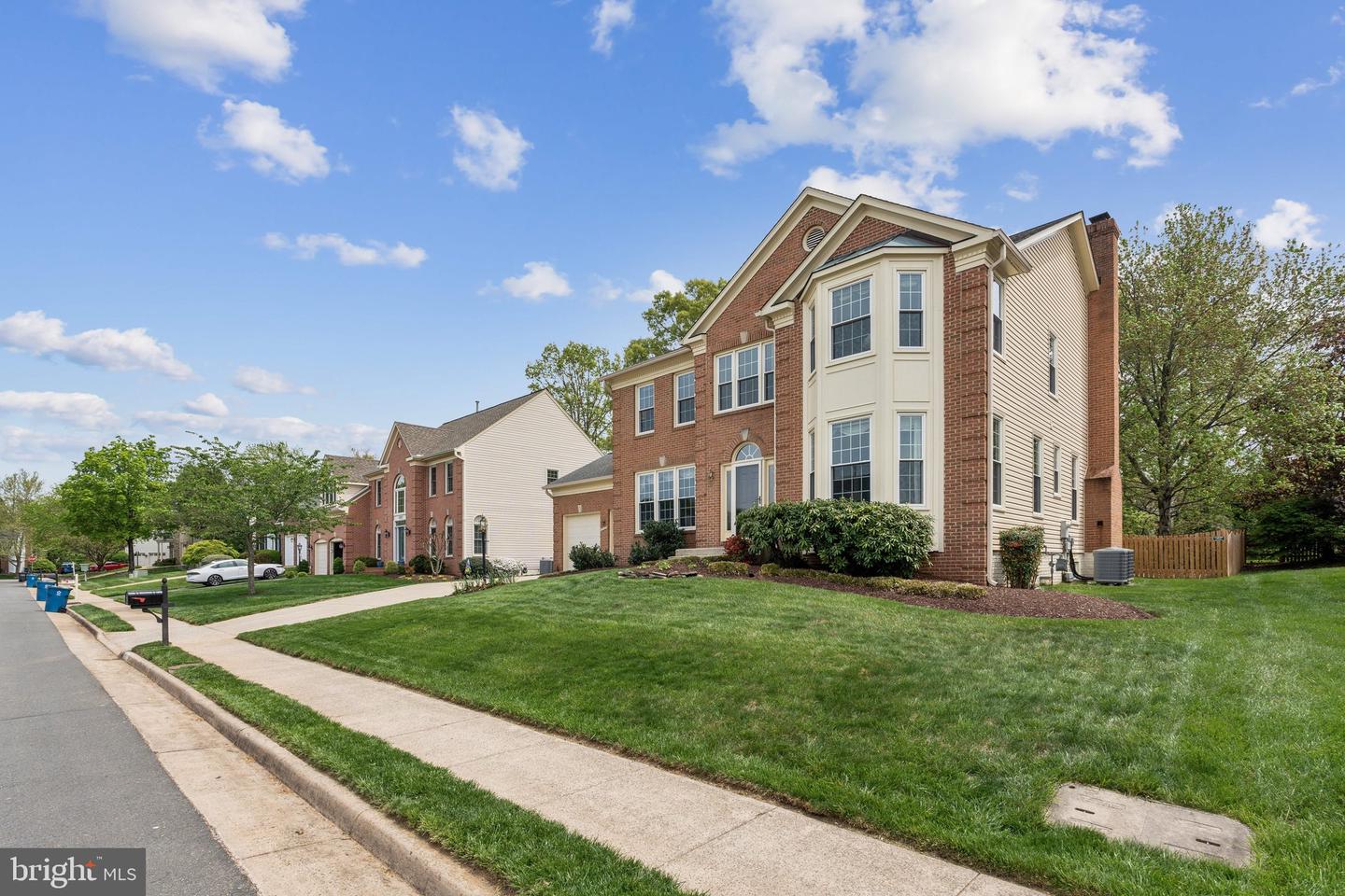 13107 CURVED IRON RD, HERNDON, Virginia 20171, 5 Bedrooms Bedrooms, ,3 BathroomsBathrooms,Residential,For sale,13107 CURVED IRON RD,VAFX2227998 MLS # VAFX2227998