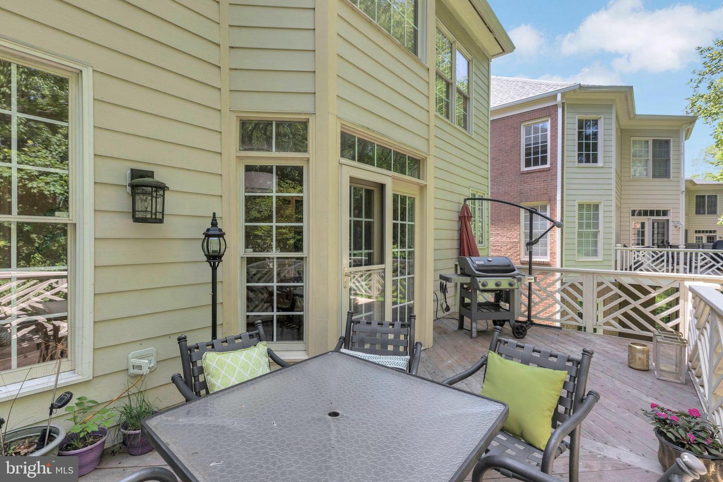 10100 DANIELS RUN WAY, FAIRFAX, Virginia 22030, 6 Bedrooms Bedrooms, ,5 BathroomsBathrooms,Residential,For sale,10100 DANIELS RUN WAY,VAFC2005932 MLS # VAFC2005932