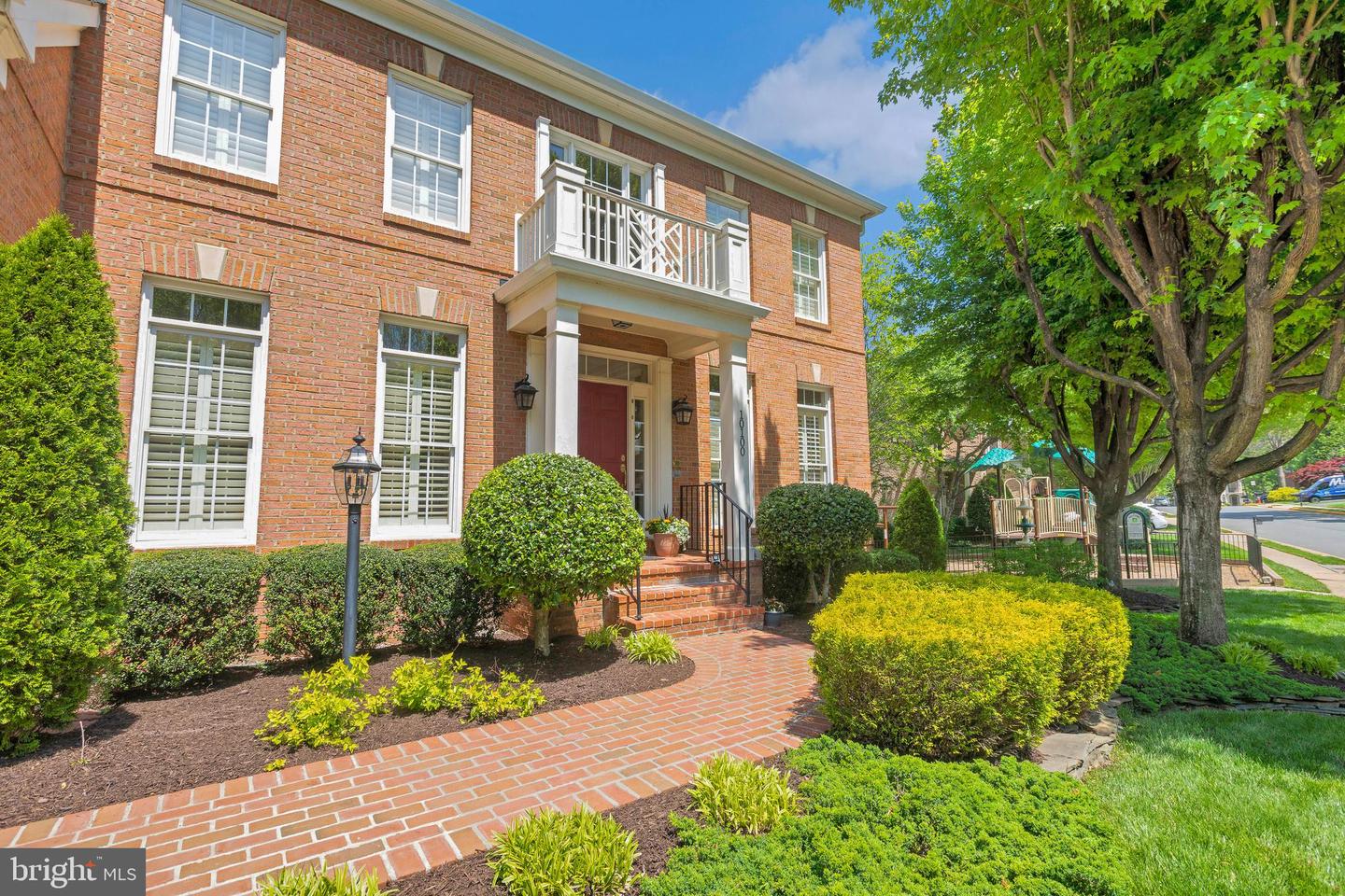 10100 DANIELS RUN WAY, FAIRFAX, Virginia 22030, 6 Bedrooms Bedrooms, ,5 BathroomsBathrooms,Residential,For sale,10100 DANIELS RUN WAY,VAFC2005932 MLS # VAFC2005932