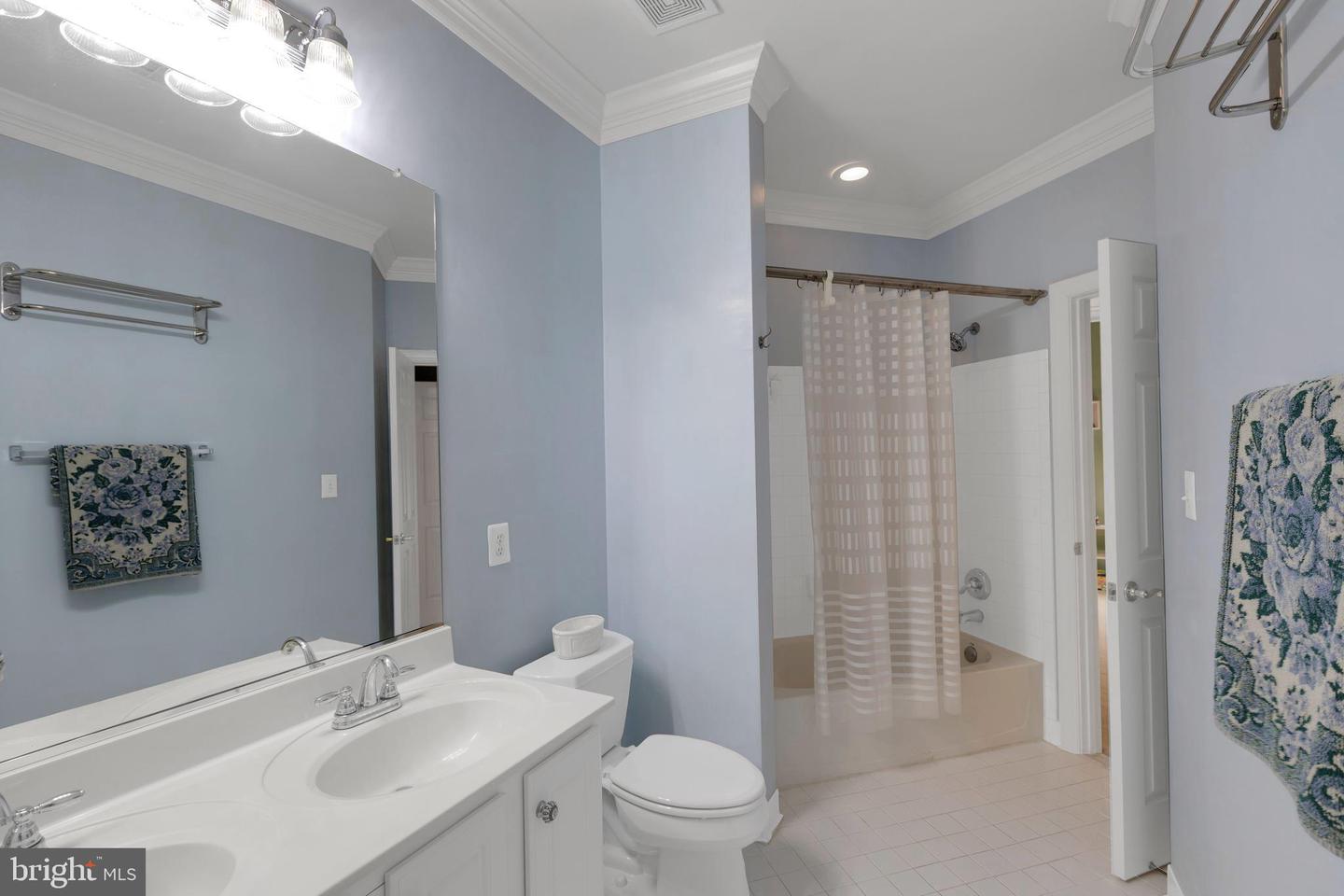 10100 DANIELS RUN WAY, FAIRFAX, Virginia 22030, 6 Bedrooms Bedrooms, ,5 BathroomsBathrooms,Residential,For sale,10100 DANIELS RUN WAY,VAFC2005932 MLS # VAFC2005932