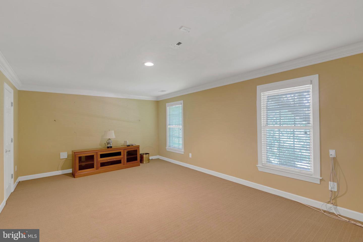 10100 DANIELS RUN WAY, FAIRFAX, Virginia 22030, 6 Bedrooms Bedrooms, ,5 BathroomsBathrooms,Residential,For sale,10100 DANIELS RUN WAY,VAFC2005932 MLS # VAFC2005932