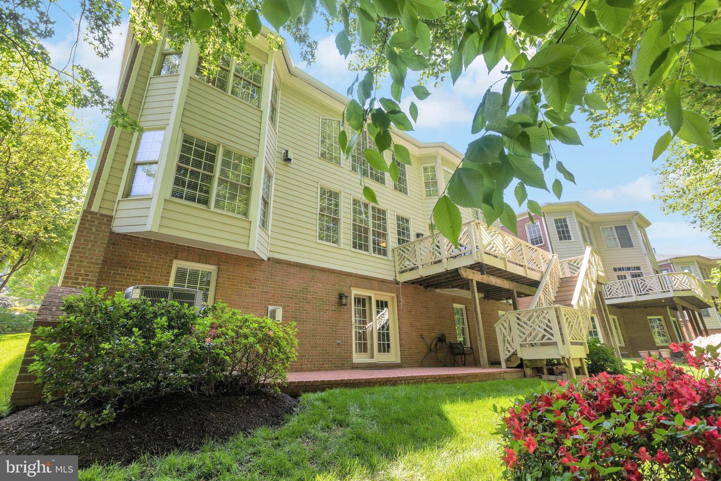10100 DANIELS RUN WAY, FAIRFAX, Virginia 22030, 6 Bedrooms Bedrooms, ,5 BathroomsBathrooms,Residential,For sale,10100 DANIELS RUN WAY,VAFC2005932 MLS # VAFC2005932