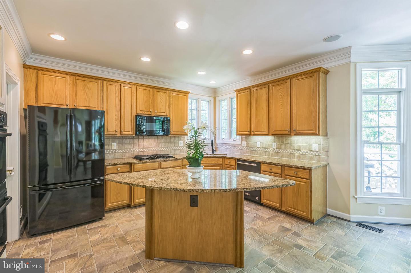 10100 DANIELS RUN WAY, FAIRFAX, Virginia 22030, 6 Bedrooms Bedrooms, ,5 BathroomsBathrooms,Residential,For sale,10100 DANIELS RUN WAY,VAFC2005932 MLS # VAFC2005932