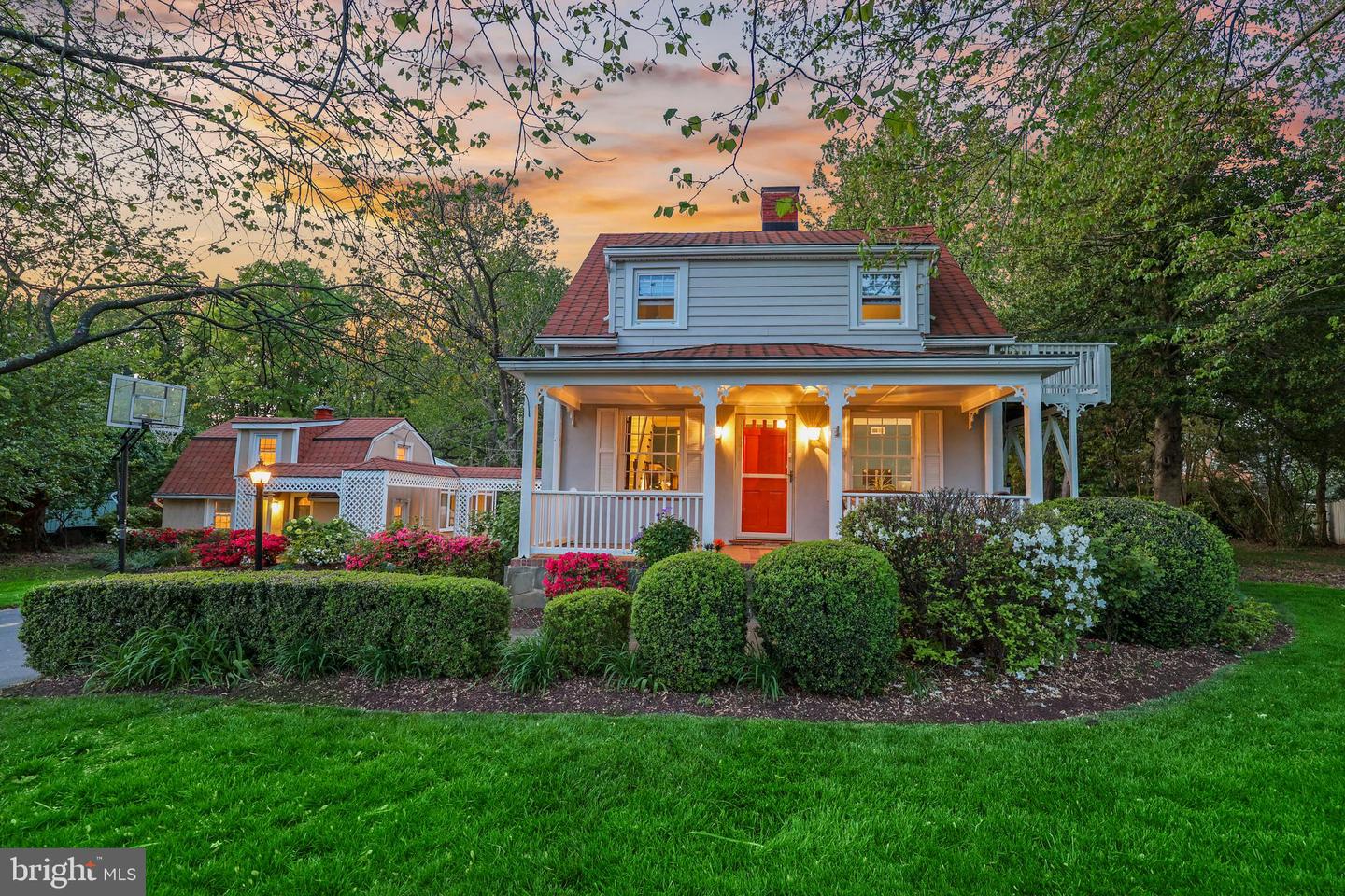 10130 BLAKE LN, OAKTON, Virginia 22124, 4 Bedrooms Bedrooms, ,3 BathroomsBathrooms,Residential,For sale,10130 BLAKE LN,VAFX2228074 MLS # VAFX2228074