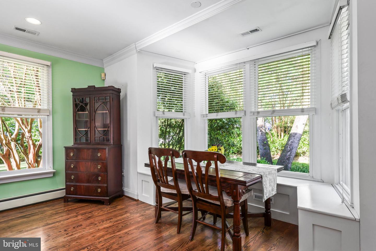 10130 BLAKE LN, OAKTON, Virginia 22124, 4 Bedrooms Bedrooms, ,3 BathroomsBathrooms,Residential,For sale,10130 BLAKE LN,VAFX2228074 MLS # VAFX2228074