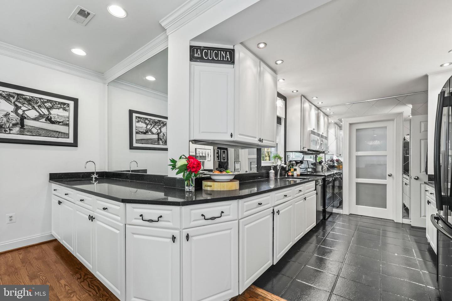 10130 BLAKE LN, OAKTON, Virginia 22124, 4 Bedrooms Bedrooms, ,3 BathroomsBathrooms,Residential,For sale,10130 BLAKE LN,VAFX2228074 MLS # VAFX2228074