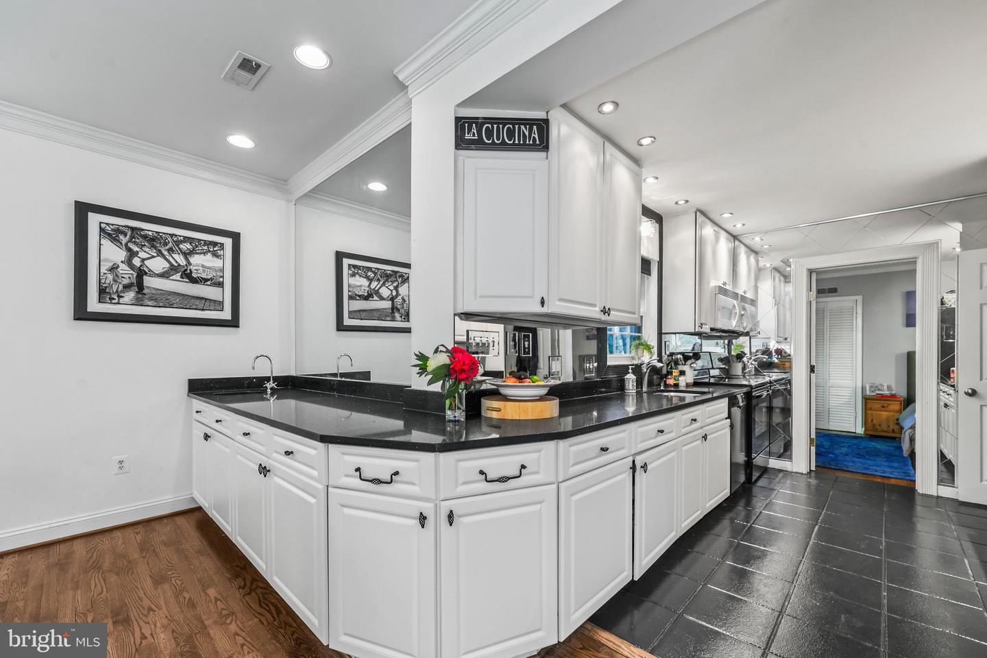 10130 BLAKE LN, OAKTON, Virginia 22124, 4 Bedrooms Bedrooms, ,3 BathroomsBathrooms,Residential,For sale,10130 BLAKE LN,VAFX2228074 MLS # VAFX2228074