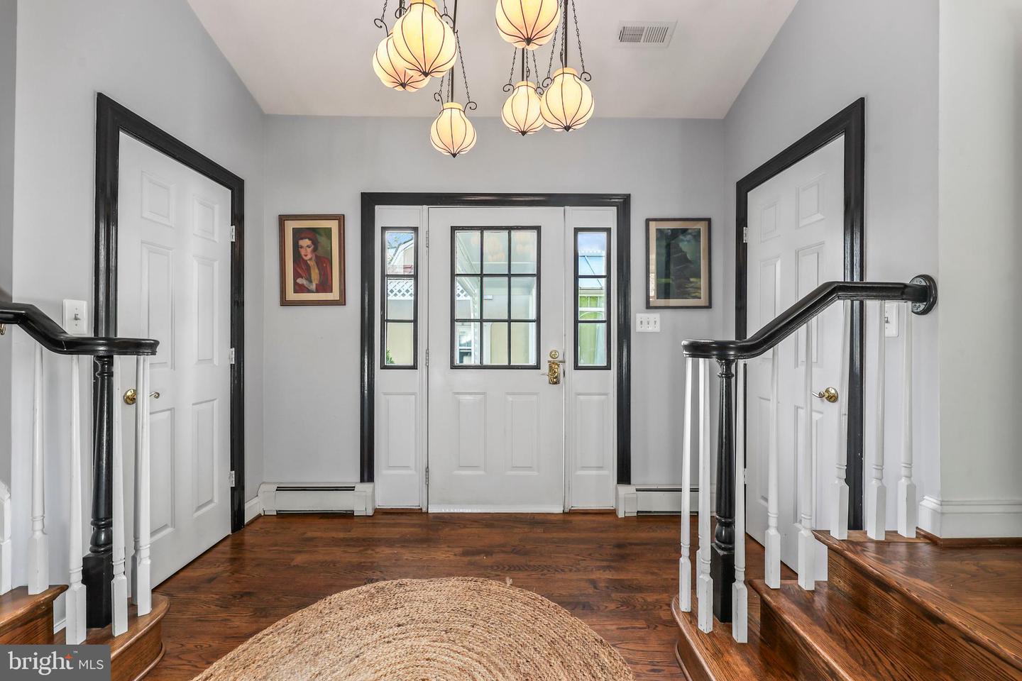 10130 BLAKE LN, OAKTON, Virginia 22124, 4 Bedrooms Bedrooms, ,3 BathroomsBathrooms,Residential,For sale,10130 BLAKE LN,VAFX2228074 MLS # VAFX2228074