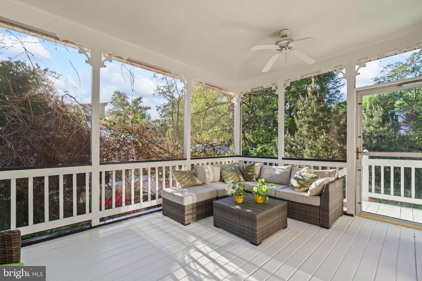 10130 BLAKE LN, OAKTON, Virginia 22124, 4 Bedrooms Bedrooms, ,3 BathroomsBathrooms,Residential,For sale,10130 BLAKE LN,VAFX2228074 MLS # VAFX2228074