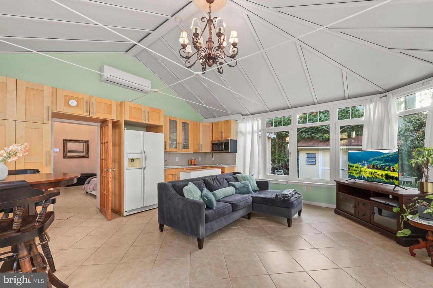 10130 BLAKE LN, OAKTON, Virginia 22124, 4 Bedrooms Bedrooms, ,3 BathroomsBathrooms,Residential,For sale,10130 BLAKE LN,VAFX2228074 MLS # VAFX2228074