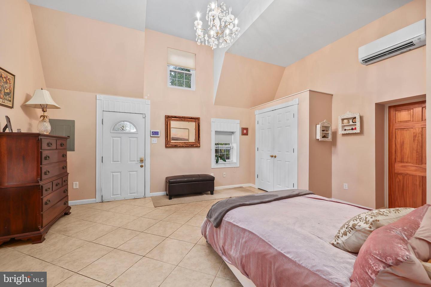 10130 BLAKE LN, OAKTON, Virginia 22124, 4 Bedrooms Bedrooms, ,3 BathroomsBathrooms,Residential,For sale,10130 BLAKE LN,VAFX2228074 MLS # VAFX2228074