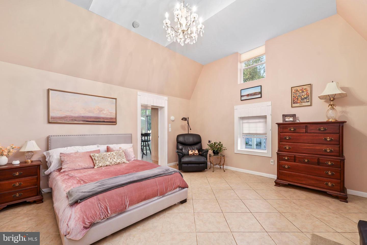 10130 BLAKE LN, OAKTON, Virginia 22124, 4 Bedrooms Bedrooms, ,3 BathroomsBathrooms,Residential,For sale,10130 BLAKE LN,VAFX2228074 MLS # VAFX2228074