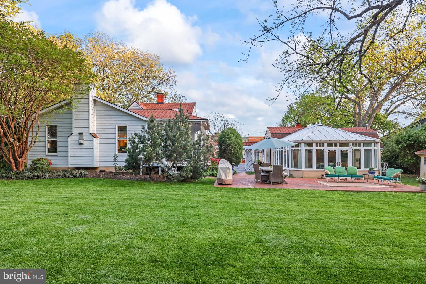 10130 BLAKE LN, OAKTON, Virginia 22124, 4 Bedrooms Bedrooms, ,3 BathroomsBathrooms,Residential,For sale,10130 BLAKE LN,VAFX2228074 MLS # VAFX2228074