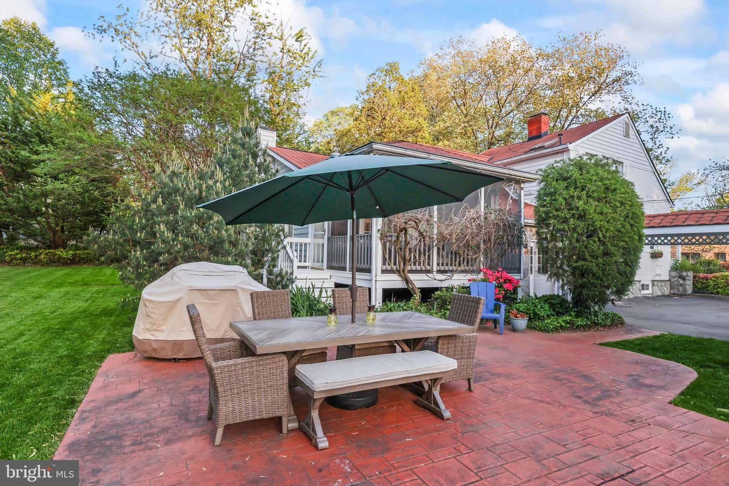 10130 BLAKE LN, OAKTON, Virginia 22124, 4 Bedrooms Bedrooms, ,3 BathroomsBathrooms,Residential,For sale,10130 BLAKE LN,VAFX2228074 MLS # VAFX2228074