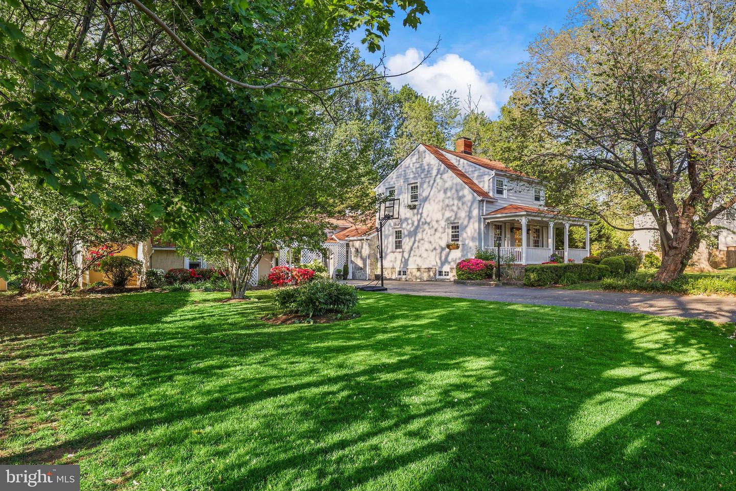 10130 BLAKE LN, OAKTON, Virginia 22124, 4 Bedrooms Bedrooms, ,3 BathroomsBathrooms,Residential,For sale,10130 BLAKE LN,VAFX2228074 MLS # VAFX2228074
