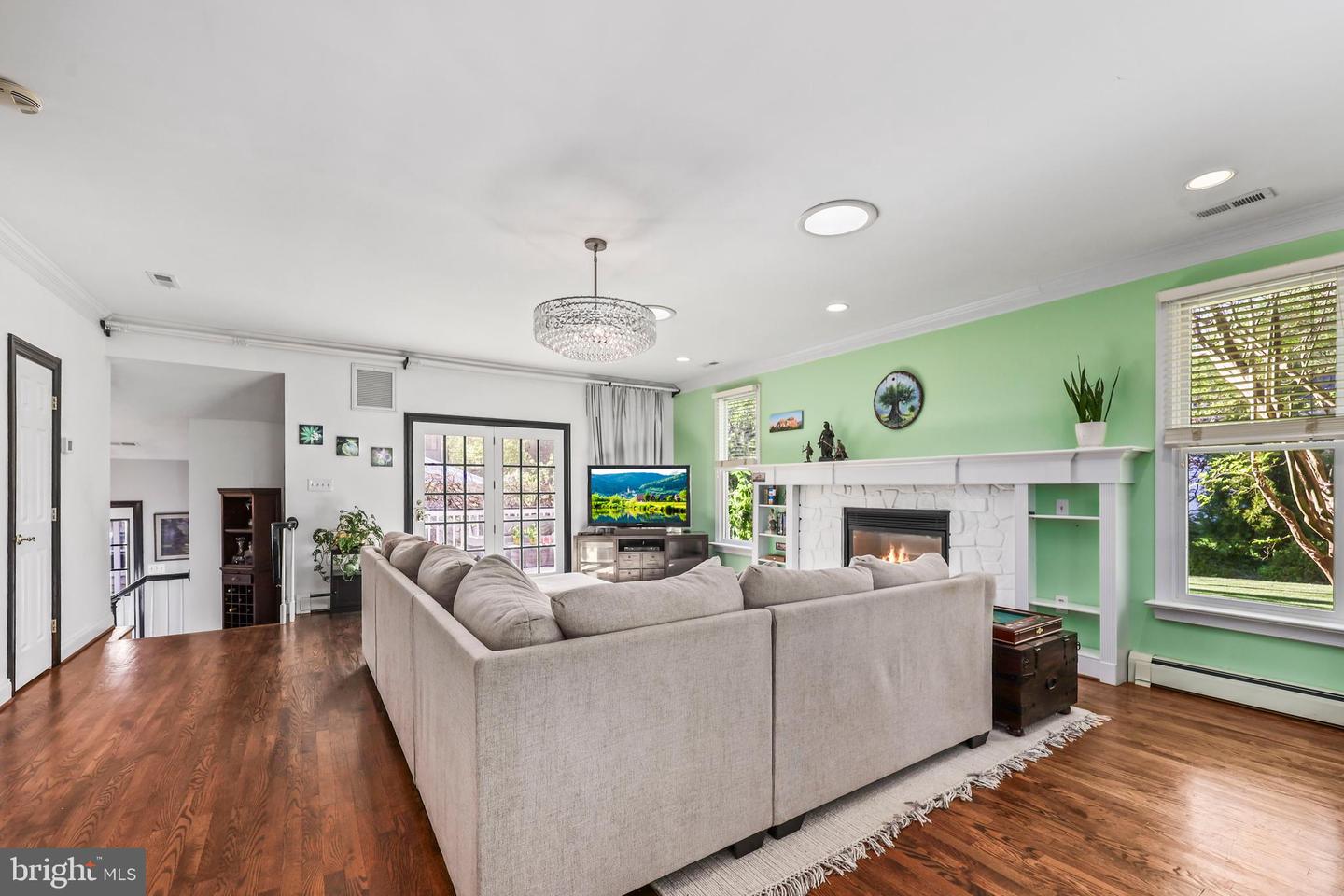 10130 BLAKE LN, OAKTON, Virginia 22124, 4 Bedrooms Bedrooms, ,3 BathroomsBathrooms,Residential,For sale,10130 BLAKE LN,VAFX2228074 MLS # VAFX2228074